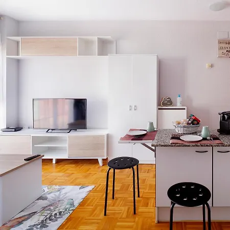 Pewini Playa Apartman *